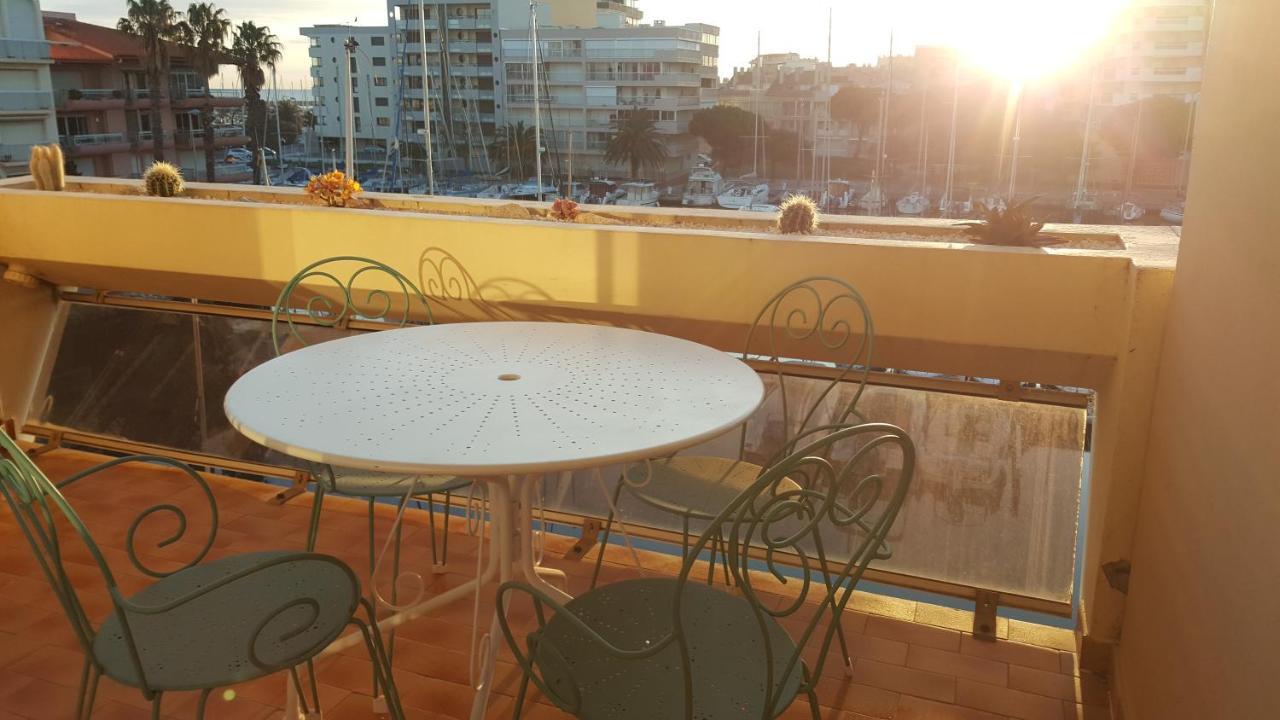 Appartement Beau T2 au calme avec parking sublime vue sur port à Canet-en-Roussillon Extérieur photo